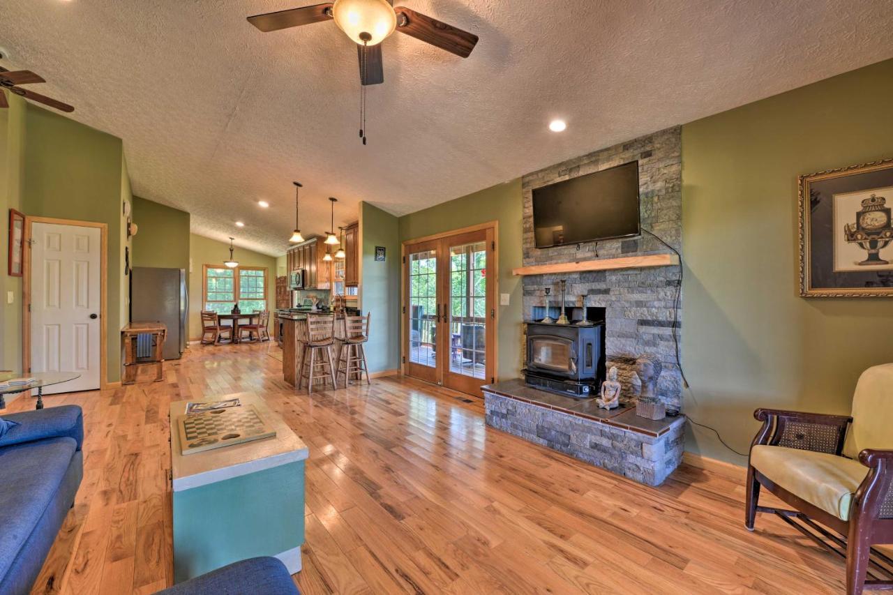 Charming Galax Retreat With Wraparound Deck! Villa Exterior photo