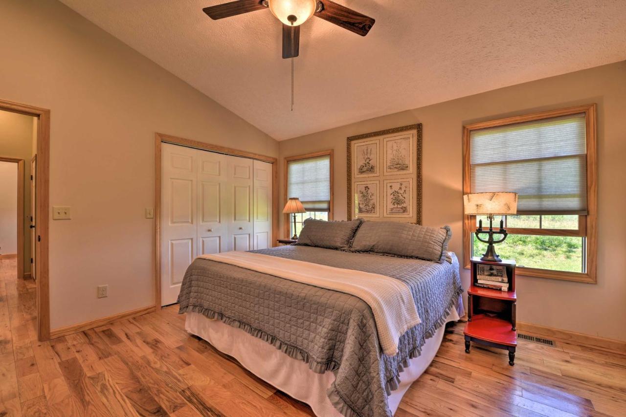 Charming Galax Retreat With Wraparound Deck! Villa Exterior photo