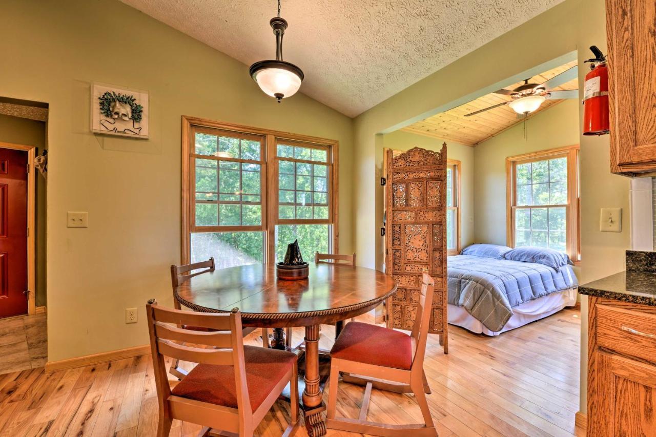Charming Galax Retreat With Wraparound Deck! Villa Exterior photo