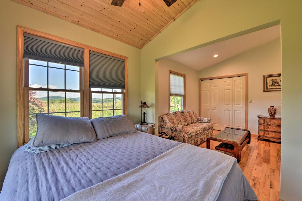 Charming Galax Retreat With Wraparound Deck! Villa Exterior photo