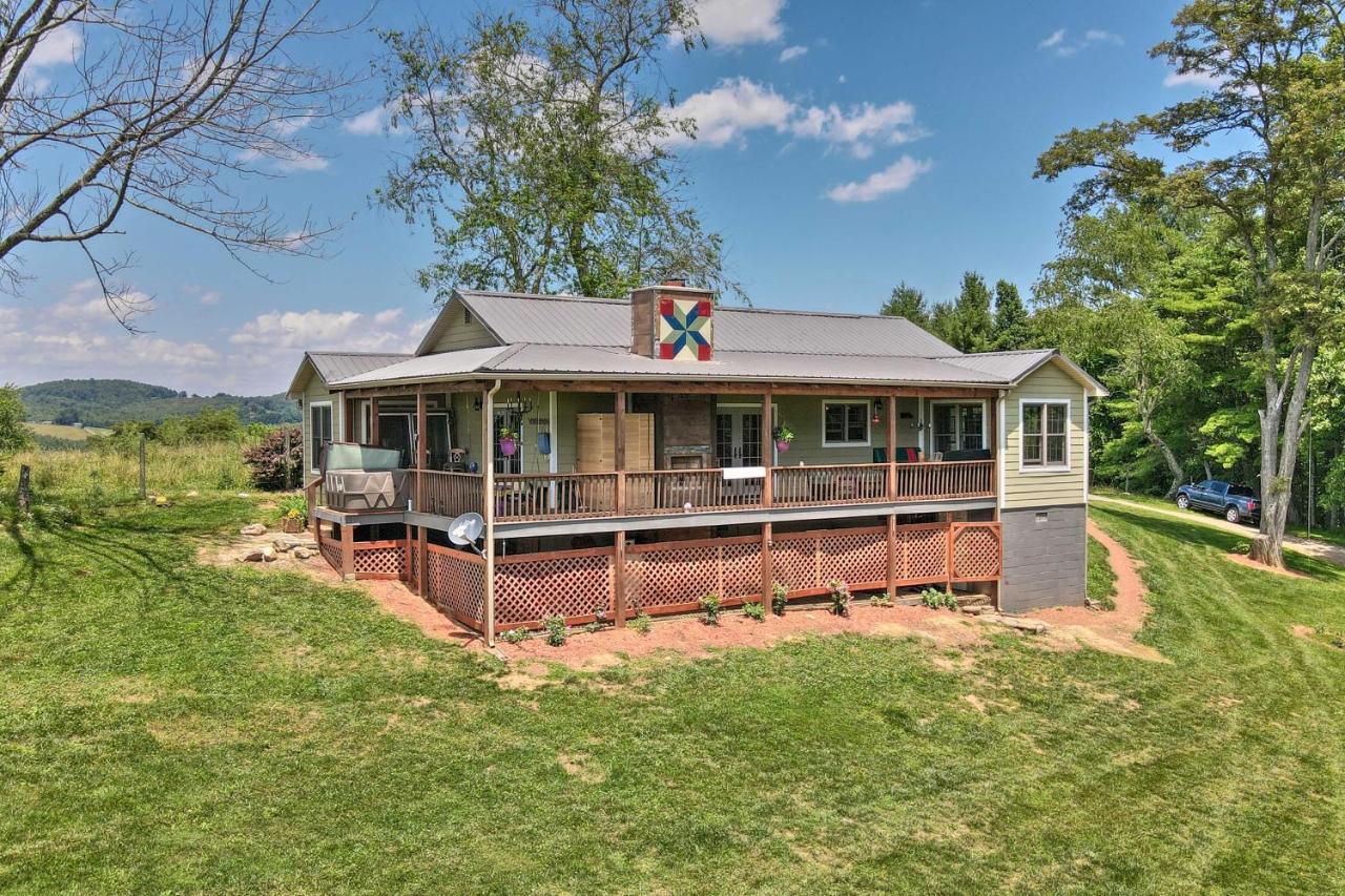 Charming Galax Retreat With Wraparound Deck! Villa Exterior photo
